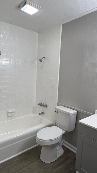 Building Photo - 1844 Green Dr NW