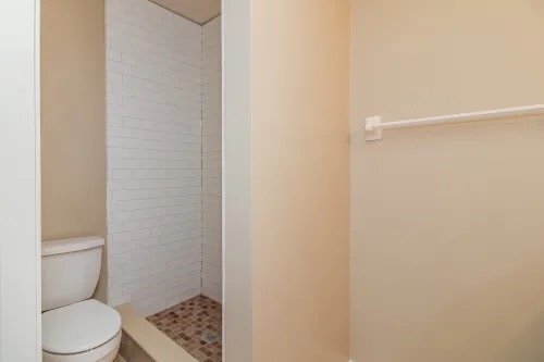 Building Photo - 625 Holland Ave