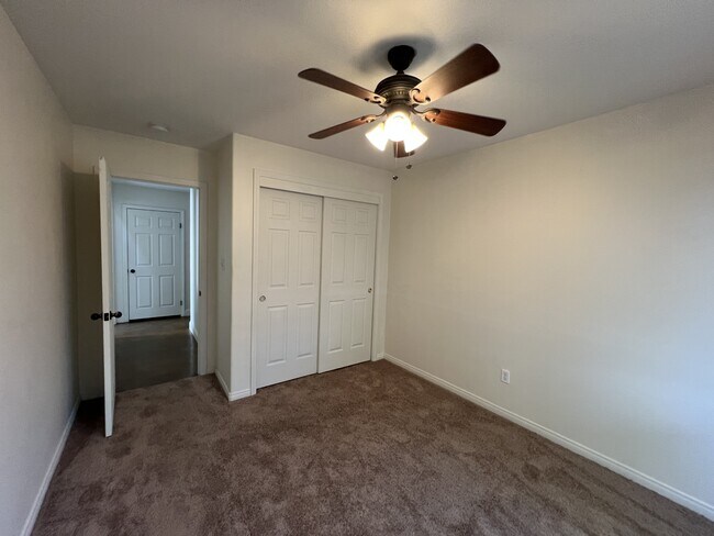 Building Photo - 5605 Scatena Isle Dr