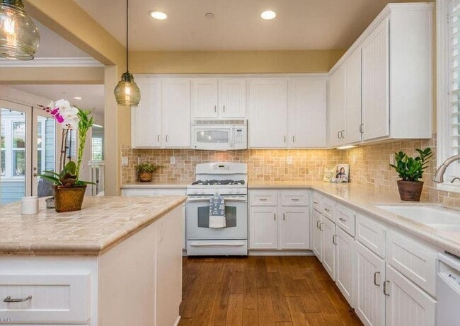 Primary Photo - 8245 Sunstone St