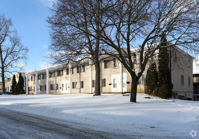 Primary Photo - Legacy Village at Treeside