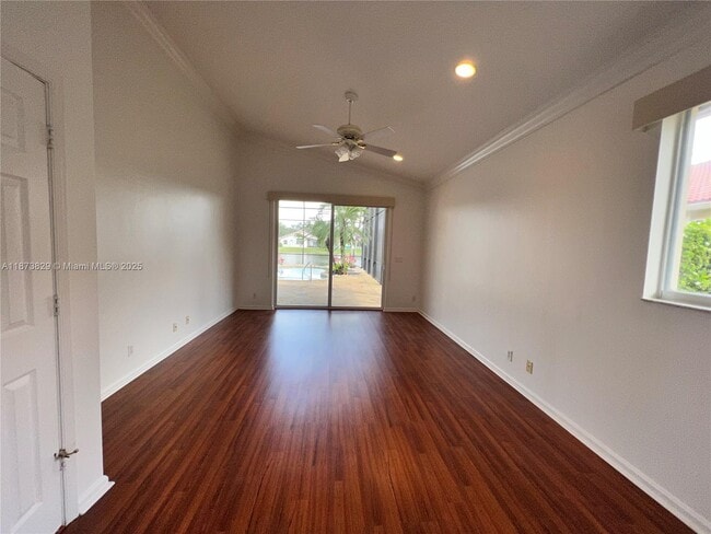 Building Photo - 2791 Oakbrook Manor