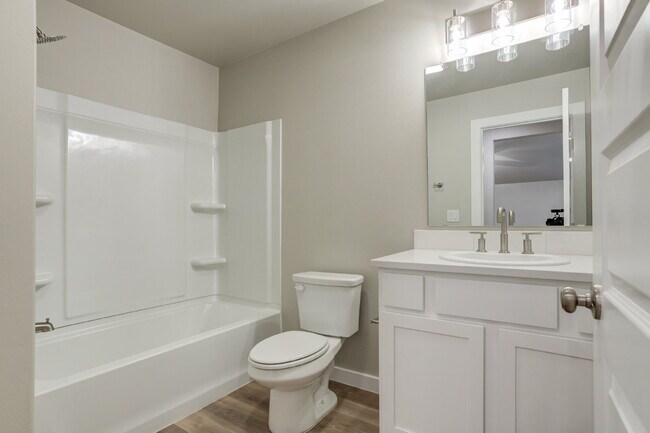 Building Photo - 4 Bedroom 2 Bathroom Home in South Lubbock!