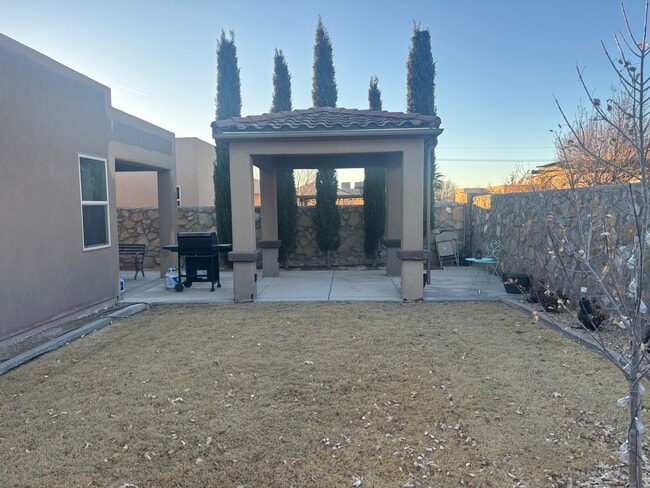 Primary Photo - 3613 Santa Sabina Ave