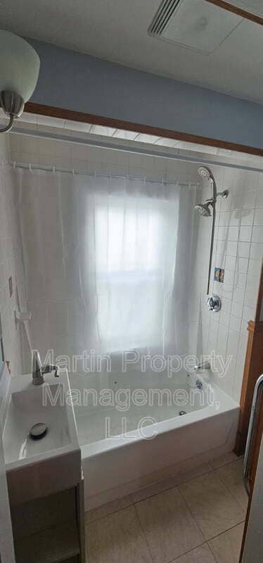 Building Photo - 6 Eastern Ave