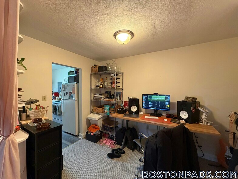 Building Photo - 8 Brattle Dr