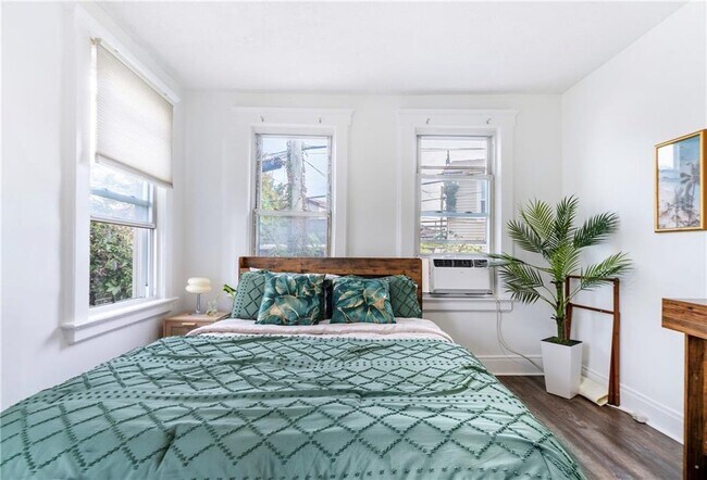 Building Photo - 3-36 Beach 88th St