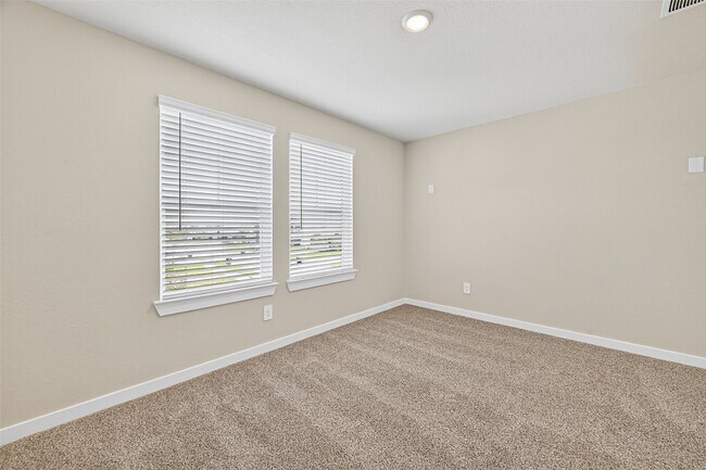 Building Photo - 3050 Marble Wy