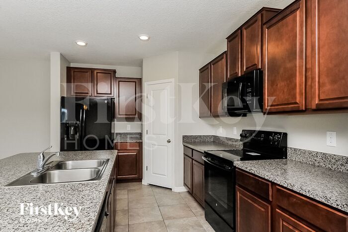 Building Photo - 12702 Hampton Hill Dr