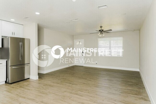 Building Photo - 3 Bedroom Pet-Friendly Home in EDGEWATER, FL with Main Street Renewal