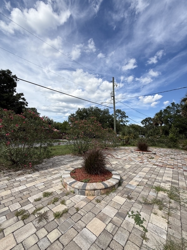 Building Photo - 9834 Elaine Rd