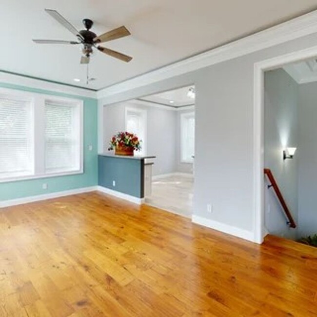Building Photo - 8BR/6BA Near UTK | $1,290/Bedroom plus $30...