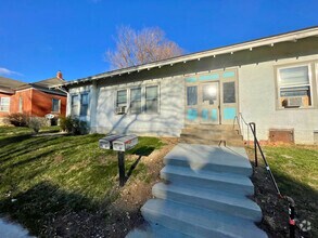 Building Photo - 416 N 7th St