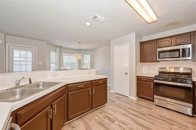 Building Photo - 14410 Cypress Meadow Dr