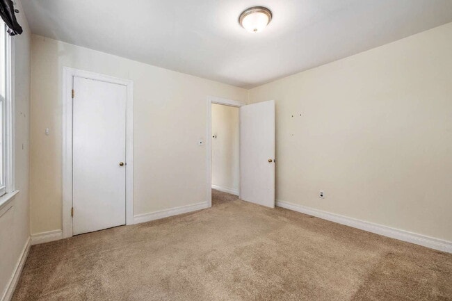 Building Photo - "Charming 3-Bedroom Haven with Spacious 2200 Sq Ft Layout in Lascassas, TN!"