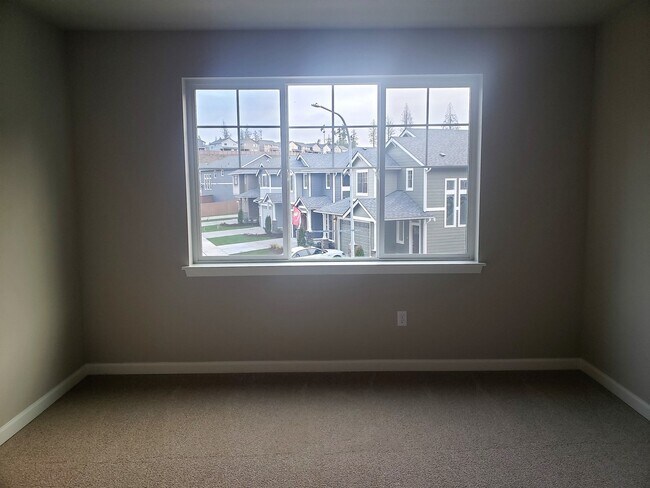 Building Photo - 2402 Puget Sound Blvd