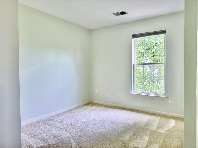 Building Photo - 44885 Grove Terrace