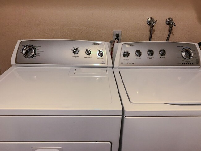 Building Photo - Beautiful 2-Bedroom, 2-Bathroom Condo for ...