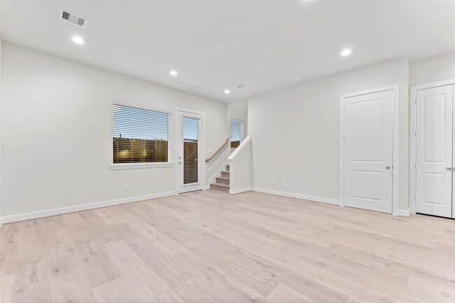 Building Photo - 5905 Haring Ln