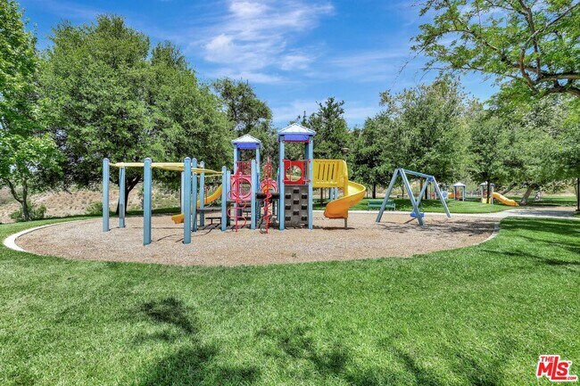 Building Photo - 24701 Cll Conejo