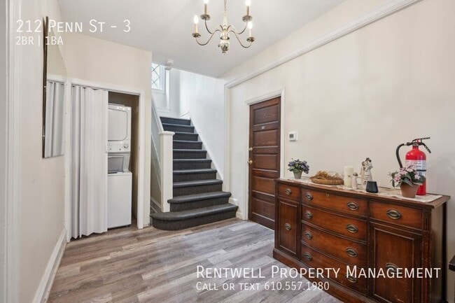 Building Photo - 2 Bedroom - 1 Bath Apartment located Ridle...