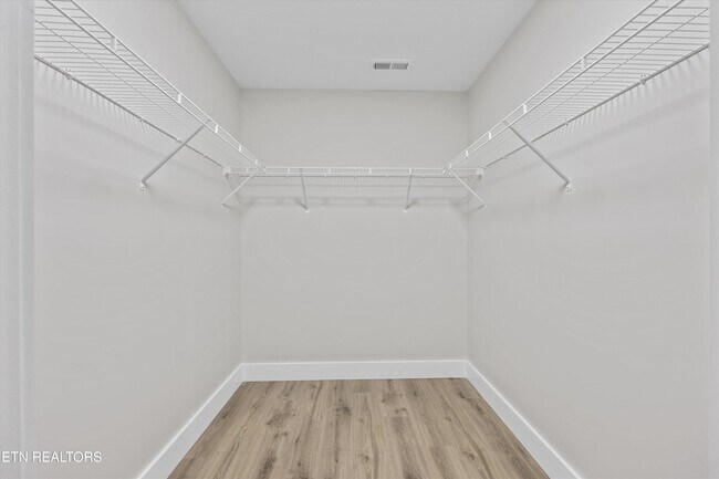 Building Photo - 8306 Lobelia Ln