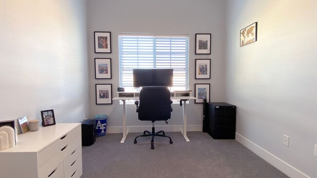 Building Photo - Spectacular 3 Bedroom Townhouse in Gate Community Near Sky Canyon and Centennial! Strip Views!