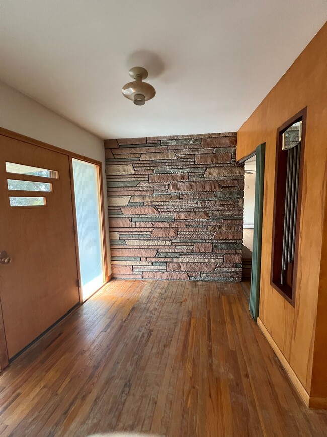 Building Photo - 5463 Rd 107