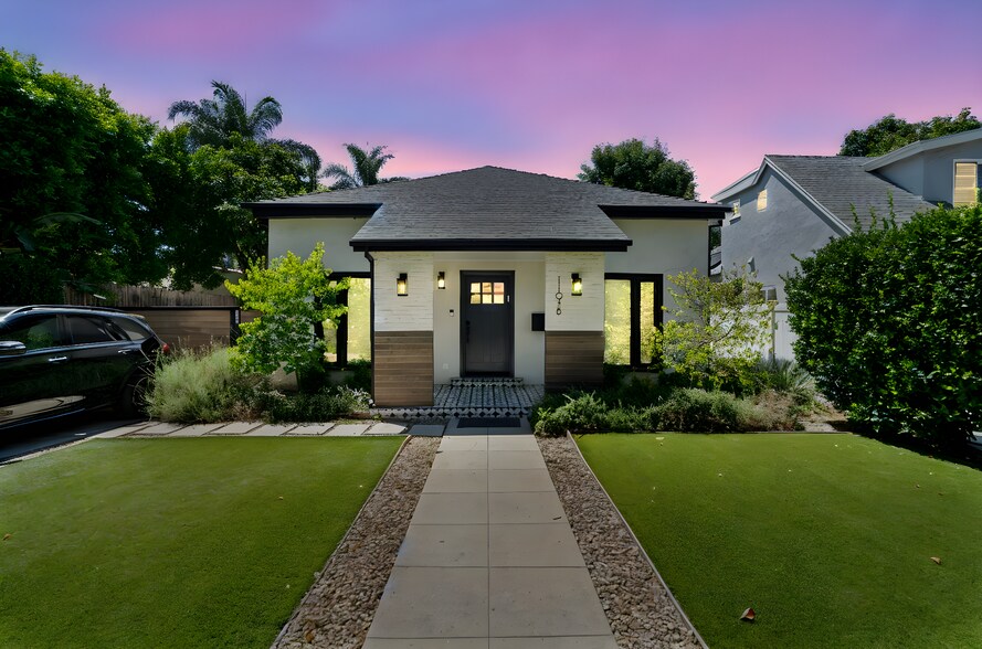 front - 11038 Blix St