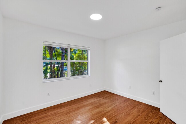 Building Photo - 20 NW 101st St