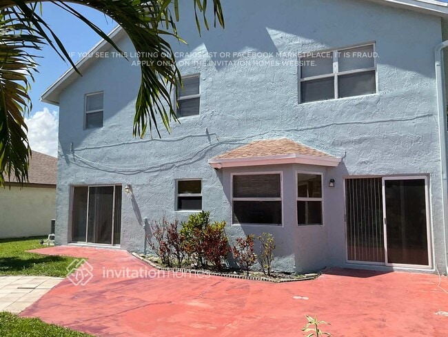 Building Photo - 9760 SW 9th Ct