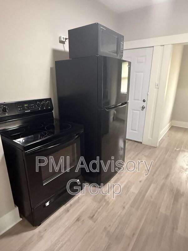 Building Photo - 1717 SW 15th St