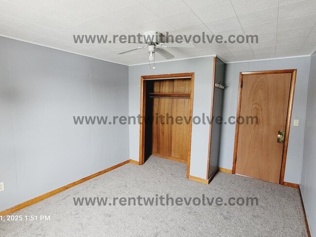 Building Photo - 337 S Indiana St