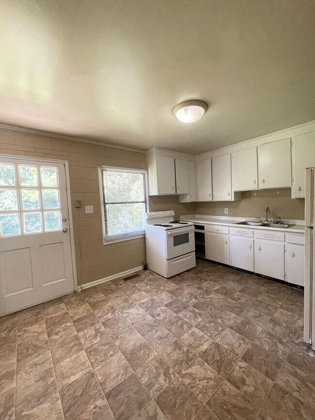 Building Photo - 5137