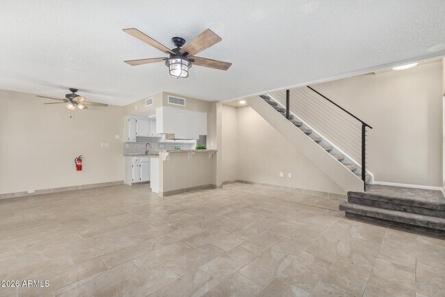 Building Photo - 8641 S 51st St