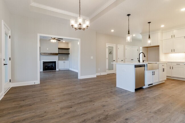 Building Photo - 456 Pond Apple Rd