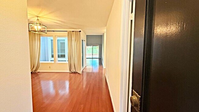 Building Photo - Charming, 2BD/2BA, Single-Story TH in Crow Canyon Country Club in Danville- Available NOW!