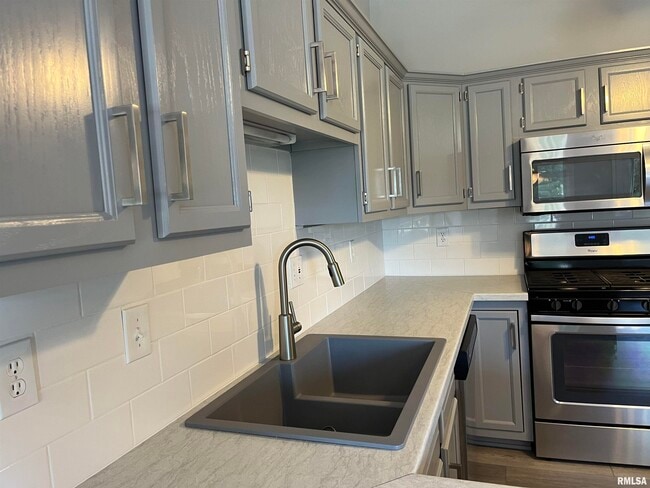 Building Photo - 1704 Tern Pl