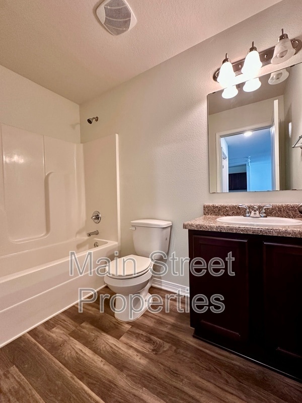 Building Photo - 10493 River Birch Dr