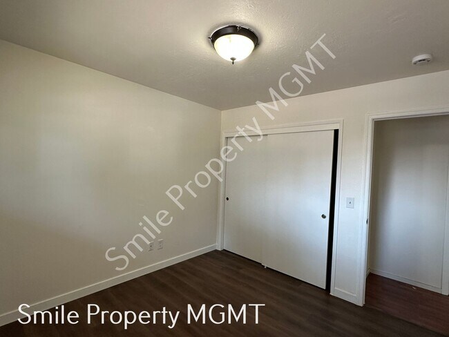 Building Photo - 1003 NE 175th Ave
