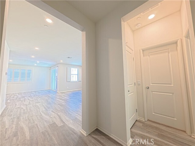 Building Photo - 5338 Mariner Ln