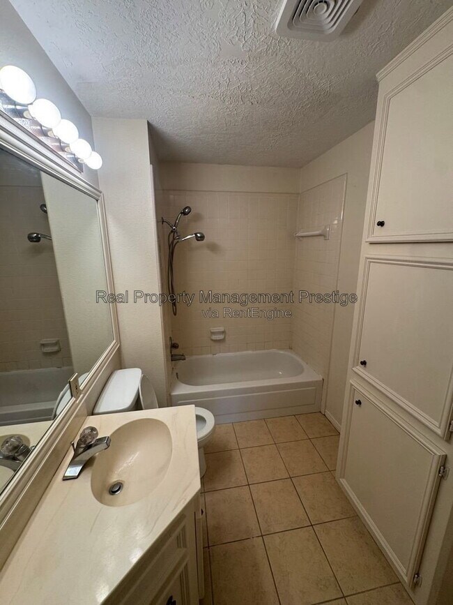 Building Photo - 4422 Egret Dr