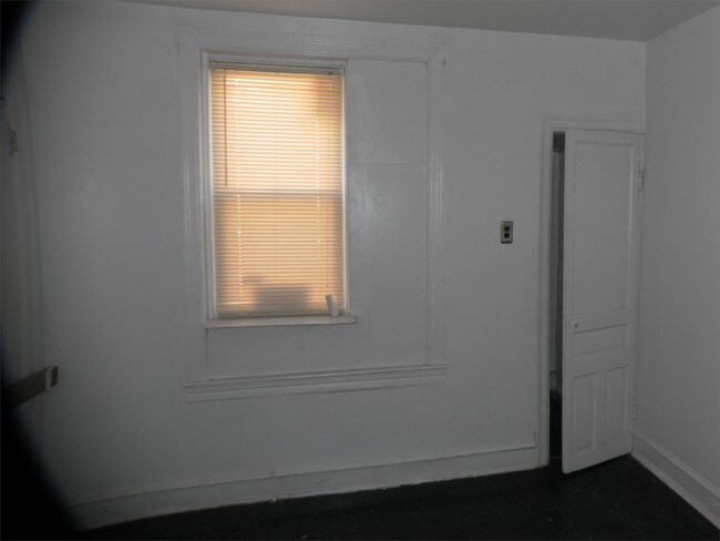 Building Photo - 2602 N 33rd St