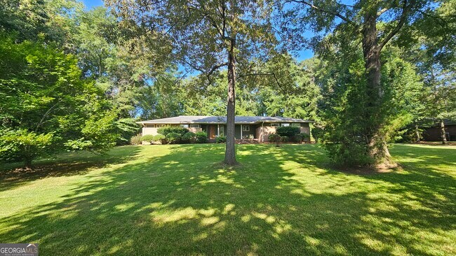 Building Photo - 810 Joy Dr