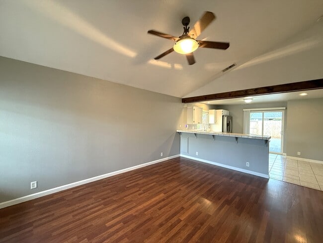 Building Photo - 52 Artesia Dr