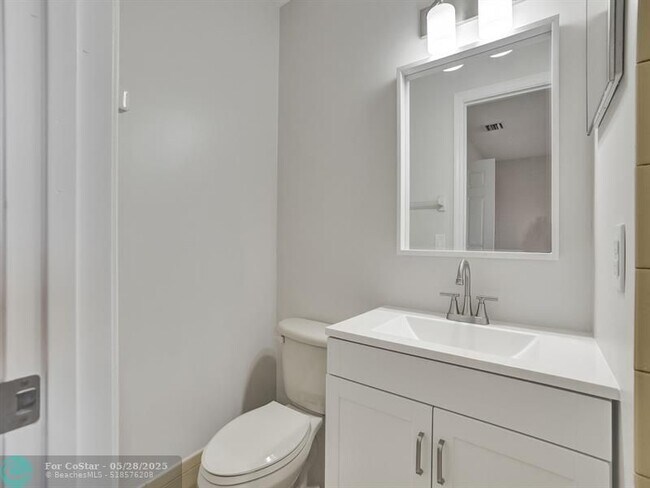Building Photo - 8503 NW 35th Ct