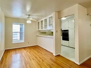 Building Photo - 3420 Mt Vernon St