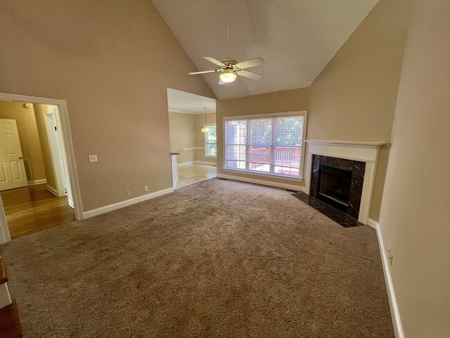 Building Photo - 3BR 2.5BA + Bonus Executive Townhome Near MTSU, FREE Lawn Care!