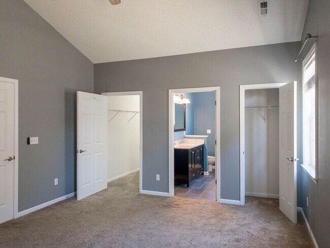 Building Photo - 38 Summer Meadow Rd