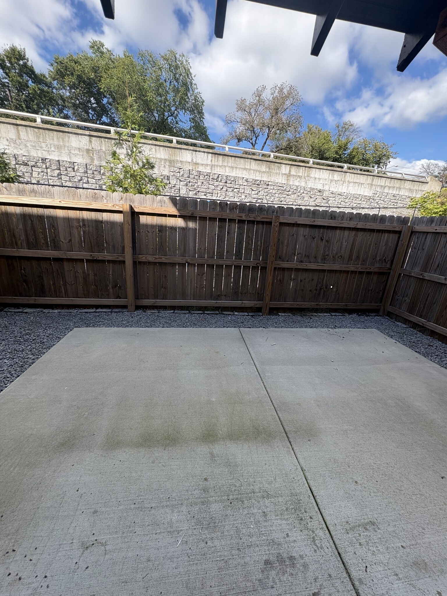 Building Photo - 628 Wallace Ct